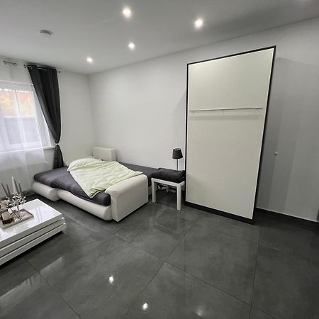 Schoenes 2 Zimmer Apartment An Der Stadt Grenze Mit Klimaanlage Blankenfelde-Mahlow Exteriör bild