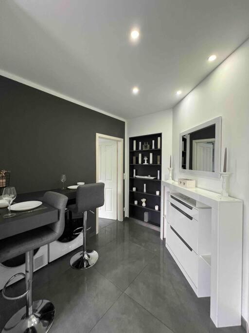 Schoenes 2 Zimmer Apartment An Der Stadt Grenze Mit Klimaanlage Blankenfelde-Mahlow Exteriör bild