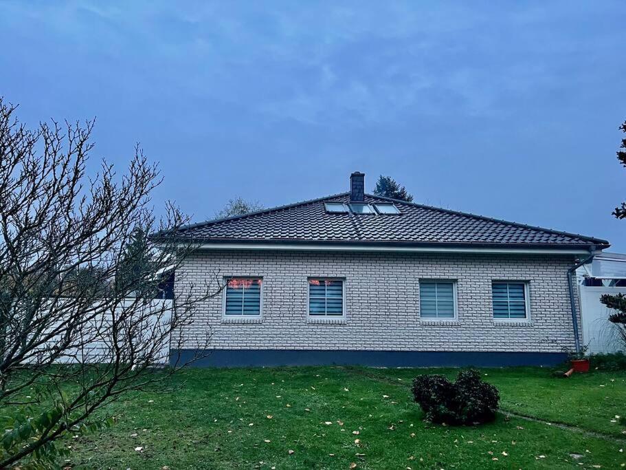 Schoenes 2 Zimmer Apartment An Der Stadt Grenze Mit Klimaanlage Blankenfelde-Mahlow Exteriör bild